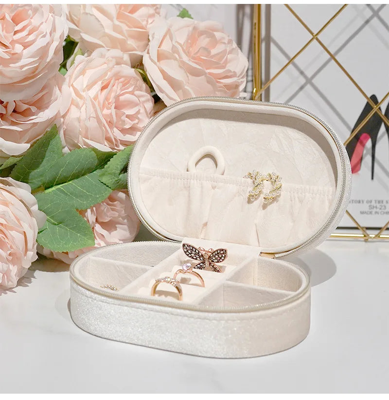 Petite boîte à bijoux en velours pour voyage
